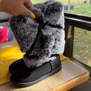 Faux Fur Black and Gray Boots
